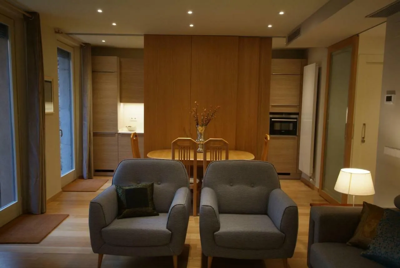 Beautifully Furnished Luxury Apartment In Barri Vell, Girona