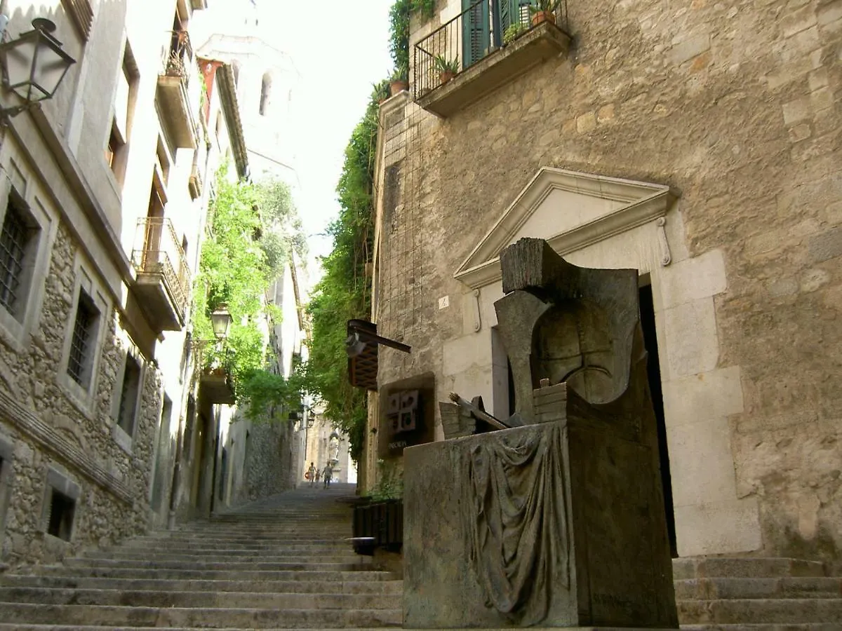 Beautifully Furnished Luxury Apartment In Barri Vell, Girona Spain