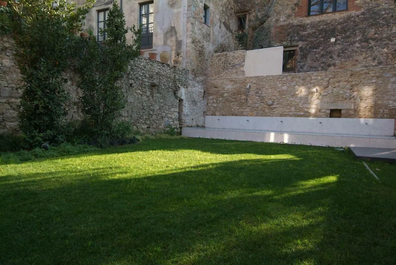 Beautifully Furnished Luxury Apartment In Barri Vell, Girona