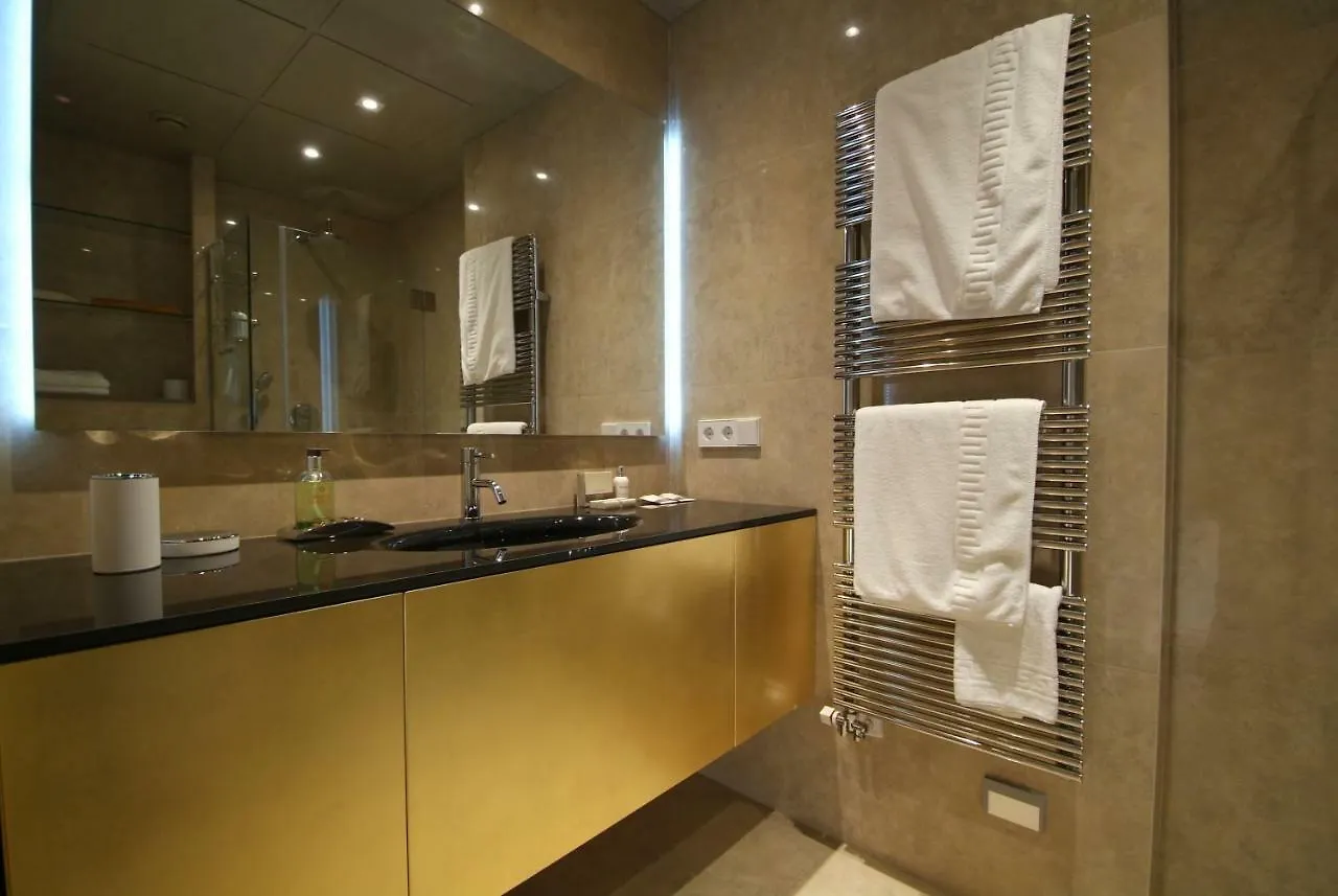 Beautifully Furnished Luxury Apartment In Barri Vell, Girona Spain