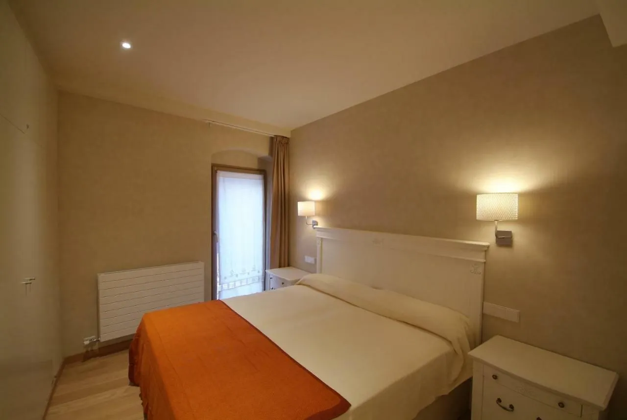 Beautifully Furnished Luxury Apartment In Barri Vell, Girona